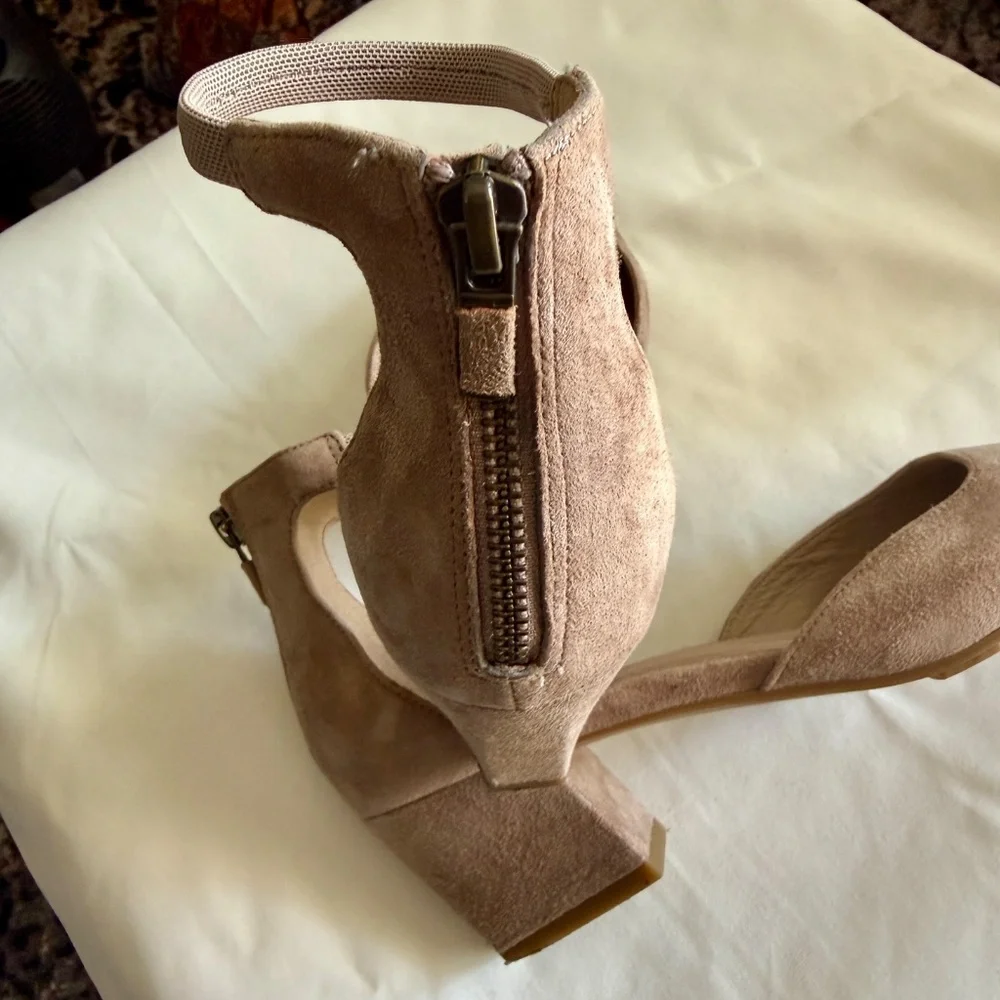 Eileen Fisher Just Suede Ankle Strap Block Heel Pumps - Blush/Nude Size 8.5